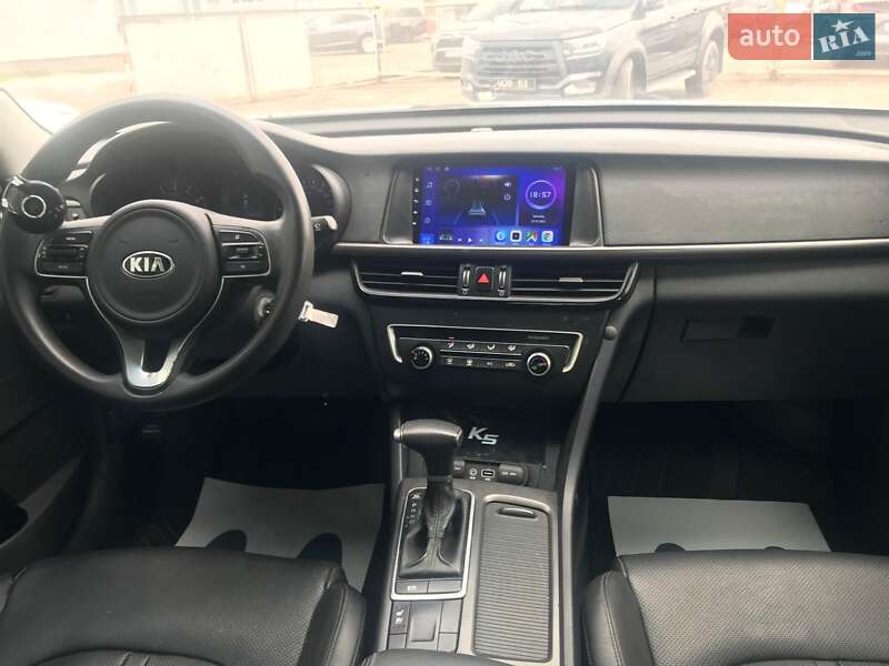 Седан Kia K5 2017 в Києві
