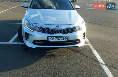 Седан Kia K5 2016 в 