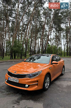Седан Kia K5 2016 в 