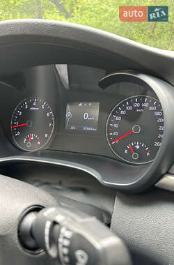 Седан Kia K5 2016 в 