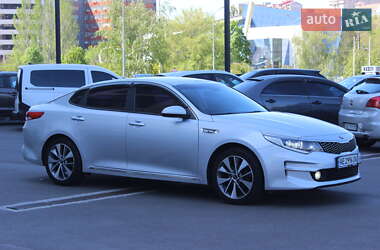Седан Kia K5 2016 в Дніпрі