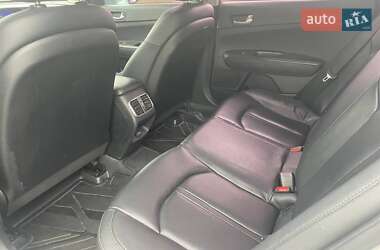 Седан Kia K5 2017 в 