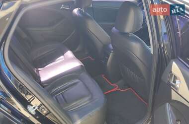 Седан Kia K5 2012 в 