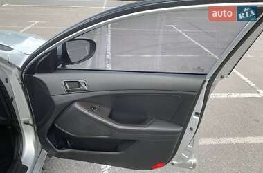 Седан Kia K5 2013 в 