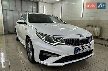 Седан Kia K5 2018 в 