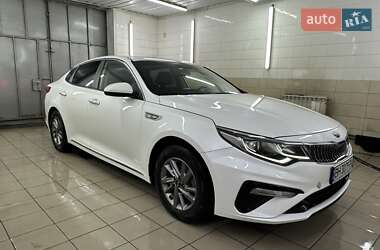 Седан Kia K5 2018 в 
