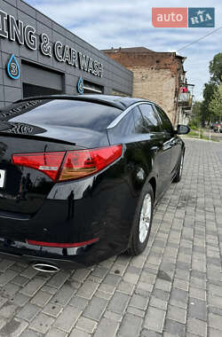 Седан Kia K5 2010 в 
