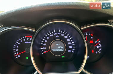 Седан Kia K5 2013 в 