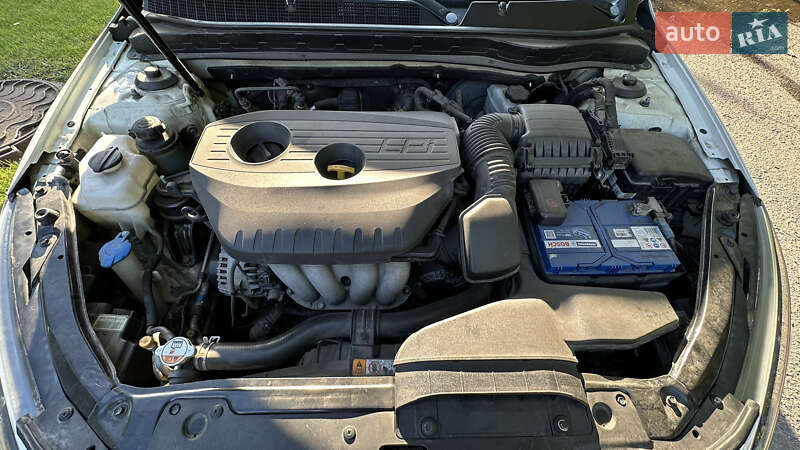 Седан Kia K5 2013 в Кременчуге