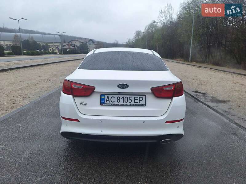 Седан Kia K5 2015 в Дніпрі