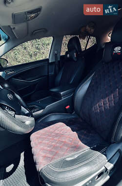 Седан Kia K5 2012 в 