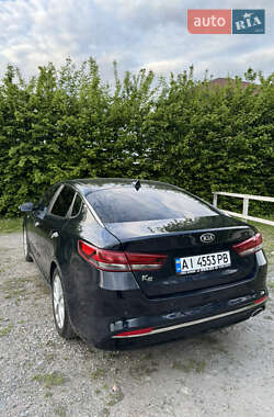 Седан Kia K5 2017 в 