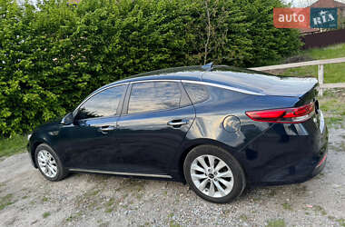 Седан Kia K5 2017 в 