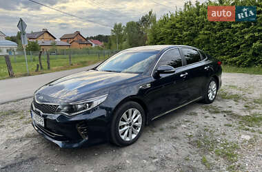 Седан Kia K5 2017 в 