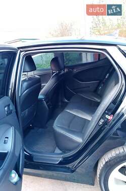 Седан Kia K5 2013 в 