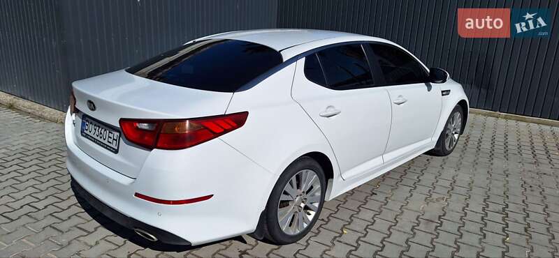 Седан Kia K5 2015 в Тернополе