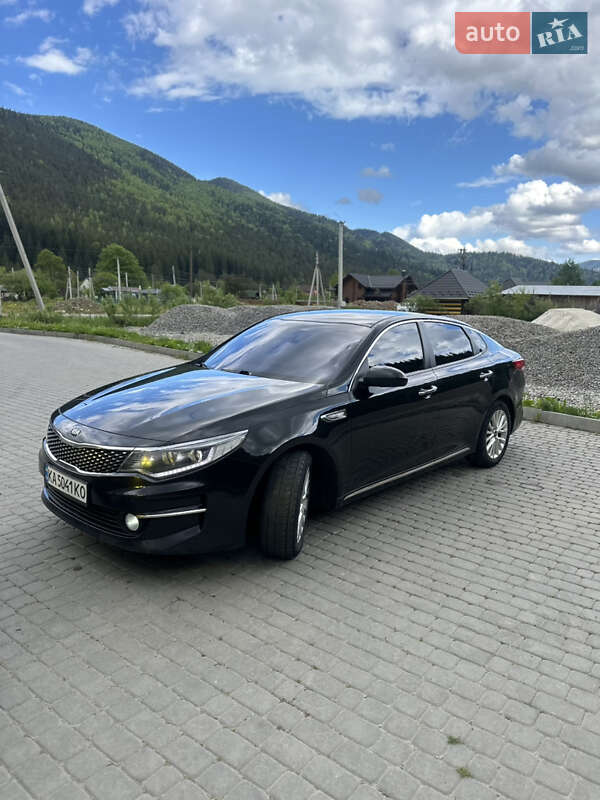 Седан Kia K5 2016 в Яремчі