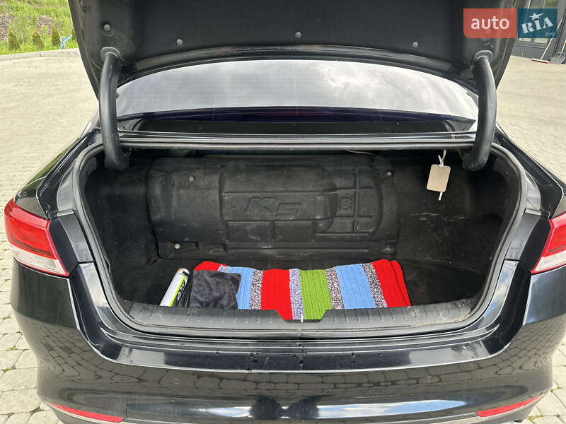 Седан Kia K5 2016 в Яремчі