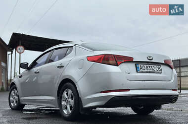 Седан Kia K5 2012 в 