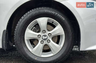 Седан Kia K5 2012 в 