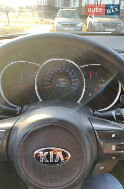 Седан Kia K5 2015 в 