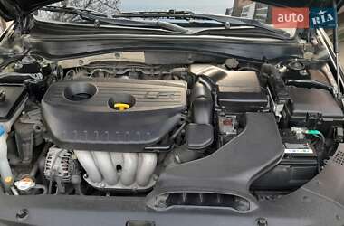 Седан Kia K5 2016 в 