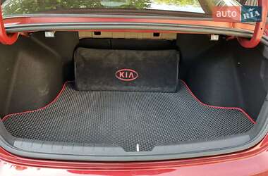 Седан Kia K5 2021 в 