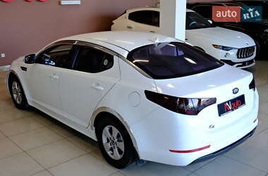 Седан Kia K5 2013 в 