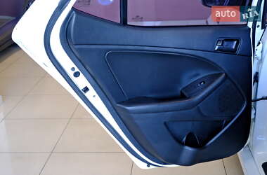 Седан Kia K5 2013 в 