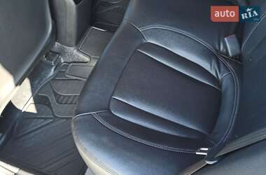 Седан Kia K5 2012 в 
