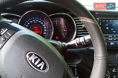 Седан Kia K5 2012 в 