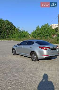 Седан Kia K5 2012 в 