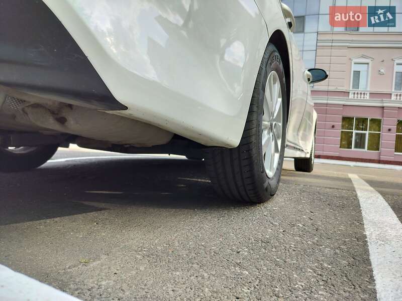 Седан Kia K5 2016 в Одессе