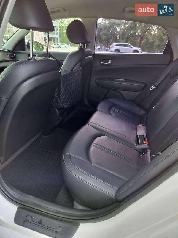 Седан Kia K5 2016 в Одессе