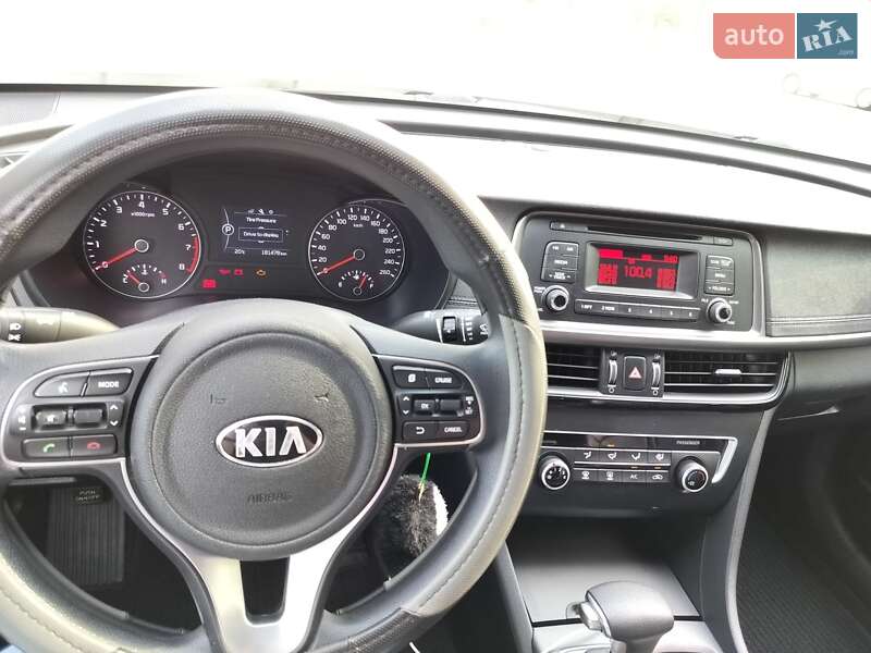 Седан Kia K5 2016 в Одессе