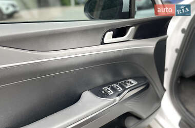Седан Kia K5 2021 в 