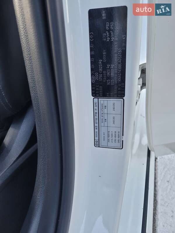 Седан Kia K5 2020 в Киеве