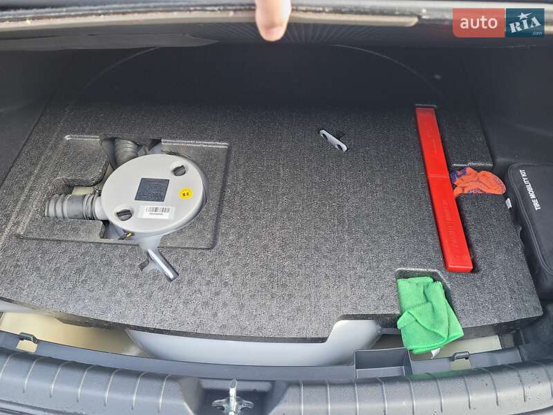 Седан Kia K5 2020 в Киеве