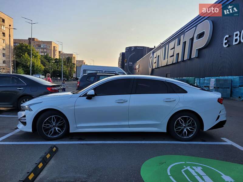 Седан Kia K5 2020 в Киеве
