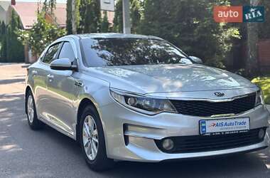 Седан Kia K5 2017 в 