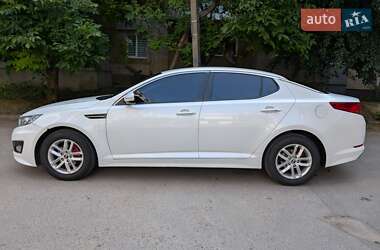 Седан Kia K5 2011 в 