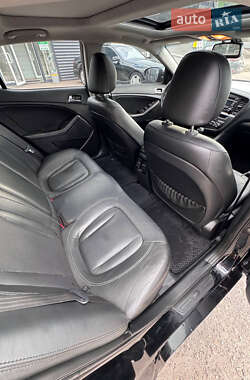 Седан Kia K5 2010 в 