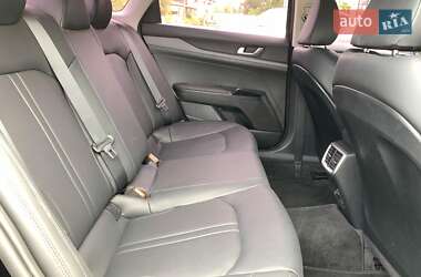 Седан Kia K5 2020 в 