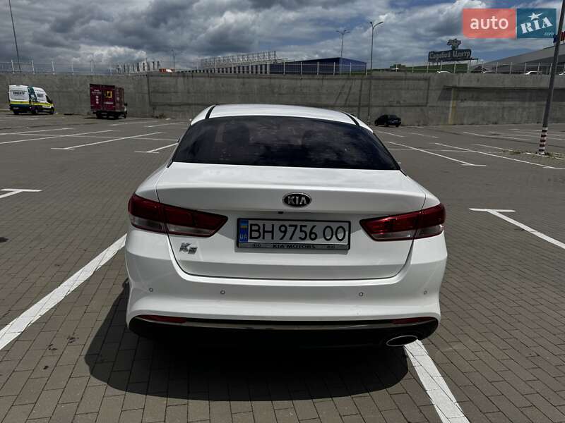 Седан Kia K5 2015 в Одесі