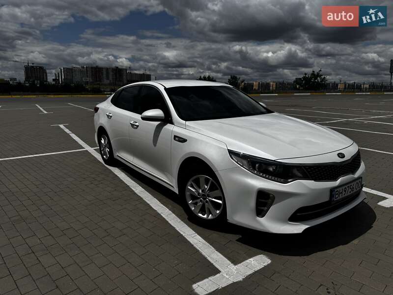 Седан Kia K5 2015 в Одесі