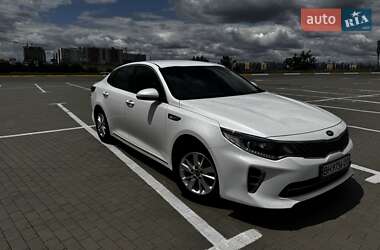 Седан Kia K5 2015 в 