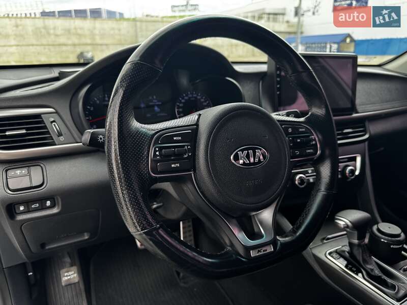 Седан Kia K5 2015 в Одесі