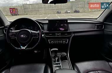 Седан Kia K5 2015 в 