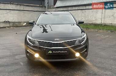 Седан Kia K5 2016 в 