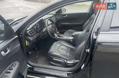Седан Kia K5 2016 в 